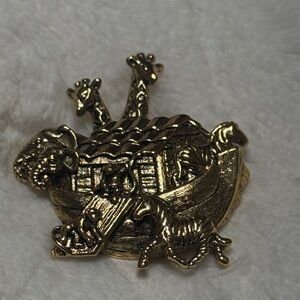 Avon Gold-tone Noah's Ark Brooch Pin